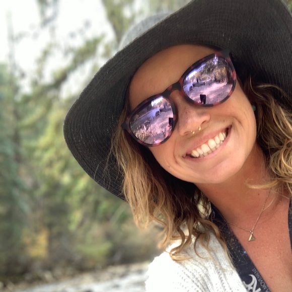 Meet your Posher, Karey - Picture 4 of 7